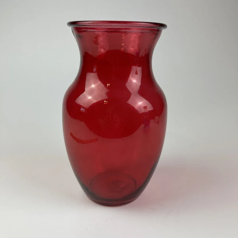 Red Glass Vase 8